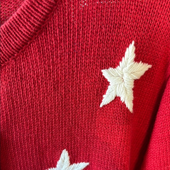 Red Star Pattern Sweater - Picture 2 of 3